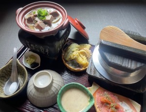 春野菜とコラーゲンたっぷり牛タンスープとろろ御膳　＊前営業日までに要予約　3月29日まで